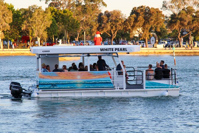 1 Hour Deluxe Scenic Dolphin Cruise - Who should book the White Pearl