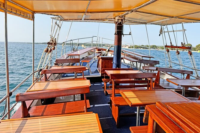 2-Hour Dolphin Guided Safari NP Brijuni from Fazana - Booking, weather, and cancellation details