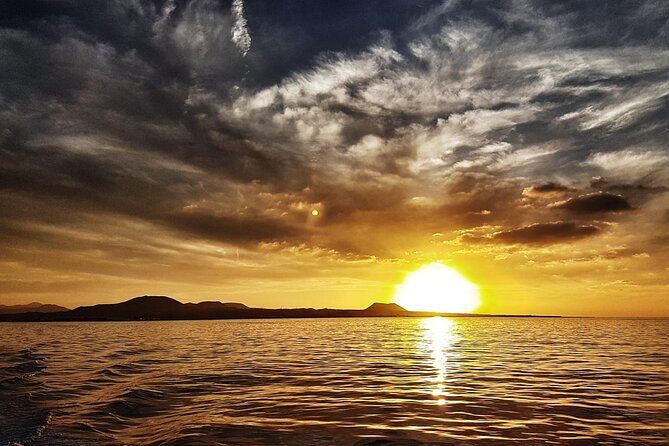 2hrs Dolphins Sunset Sailing Cruise With Drink - Hotel pickup and the practical timing