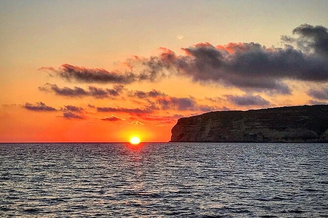3-Hour Dolphin watching at sunset with aperitif - Weather, cancellation, and practical planning