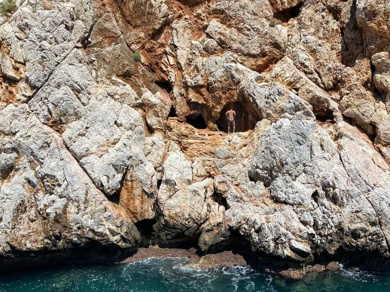 Alanya Relax Boat Tour with Caretta and Dolphin View - What the atmosphere is really like