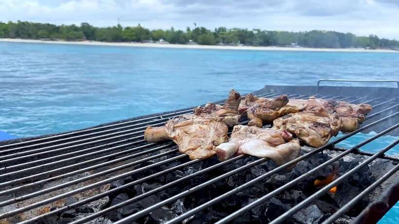 Bohol: Dolphin Watching & Snorkeling at Balicasag Island - The boat ride from Panglao to Balicasag