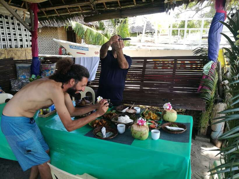 Bohol: Pamilacan Island Dolphin/Turtle Watching Tour & Lunch - Free time on the white-sand beach