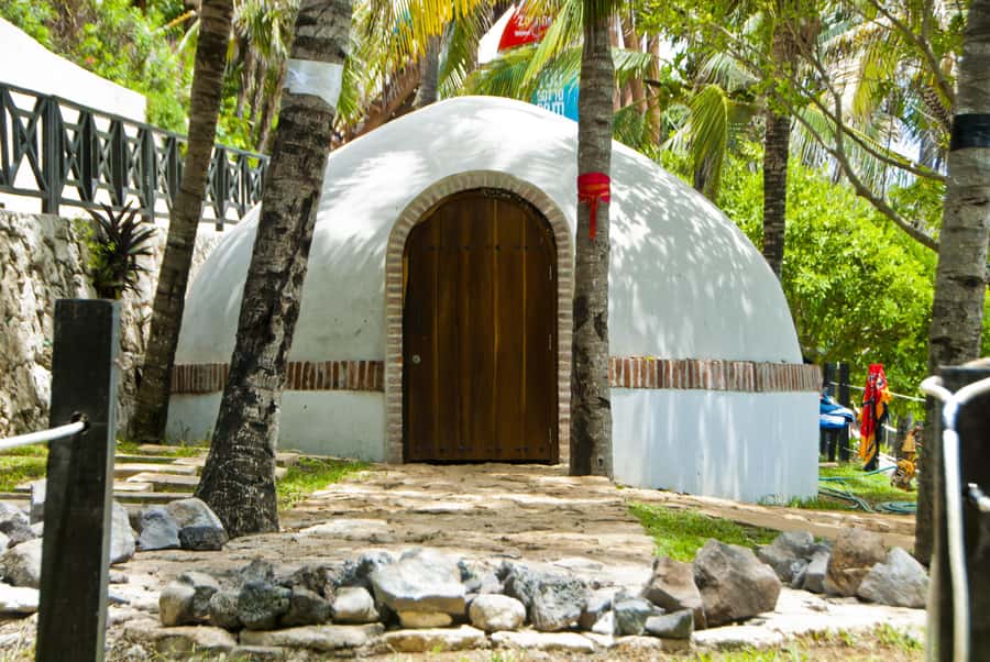 Cancun: Dolphin Encounter on Isla Mujeres and Garrafon Park - Garrafon Park: coral water and easygoing island time