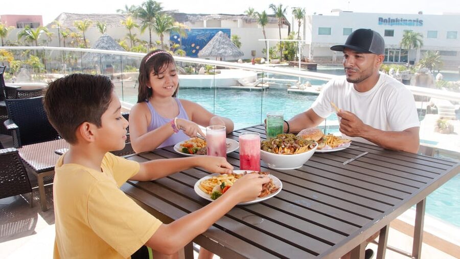CANCUN: Dolphin Swim Adventure with buffet and soft drinks - Who will enjoy this experience most?
