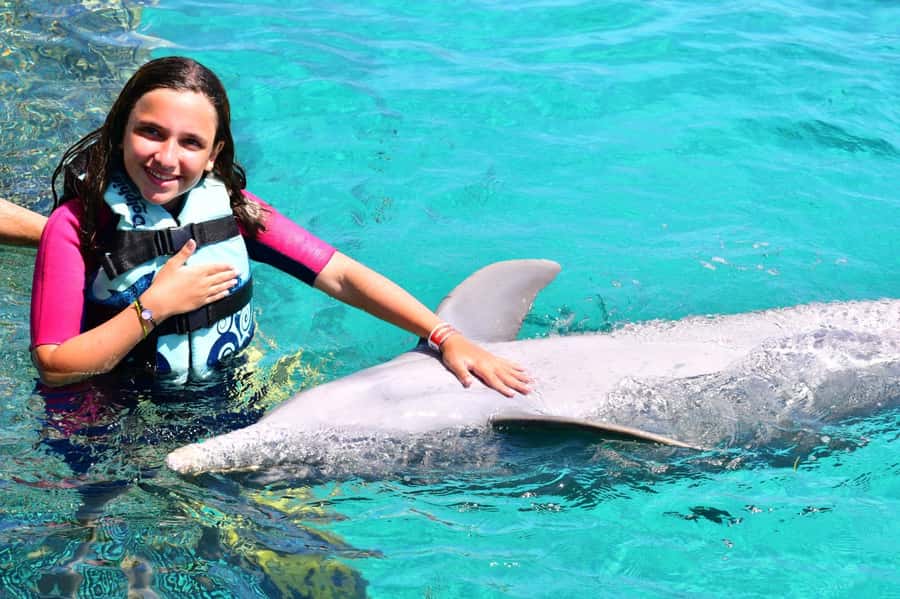 CANCUN: Dolphin Swim Adventure with buffet and soft drinks - The trainer makes the difference