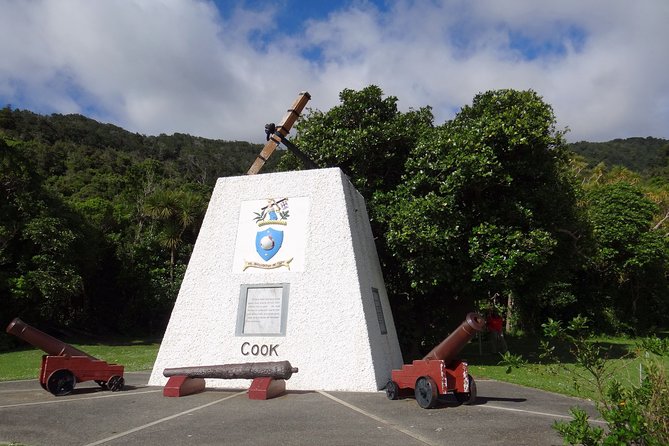 Captain Cook and Dolphin Cruise - Refreshments, photos, and the E-Ko finish