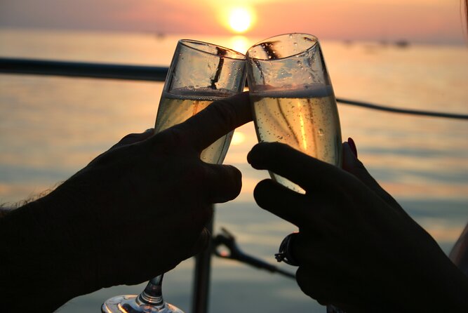 Champagne Dolphin Sail and Reef Snorkel - Why the 17-person limit matters