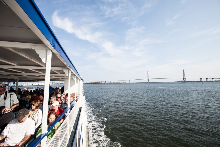 Charleston: Sightseeing Harbor Tour & Dolphin Watch - The first minutes: getting your bearings in Charleston Harbor