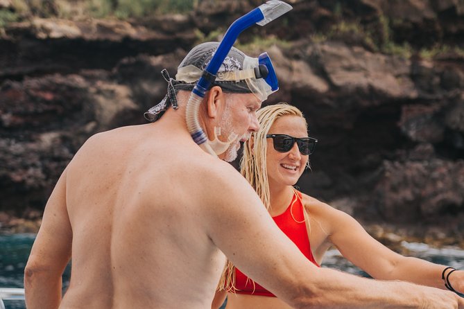 Deluxe Snorkel & Dolphin Watch Aboard a Luxury Catamaran from Kailua-Kona - Barbecue lunch and drinks on the return