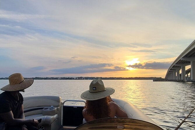 Dolphin/Manatee Pontoon Boat Tour with Local Expert - What the small group means for value