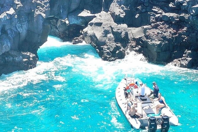 Dolphin, Sea Cave & Captain Cook Snorkel Combo in Kealakekua Bay - What the crew adds to the experience
