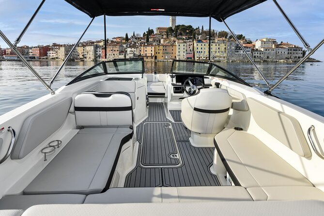 Dolphin Watching Sunset Speedboat Tour with Drinks in Rovinj - Returning as the sun drops