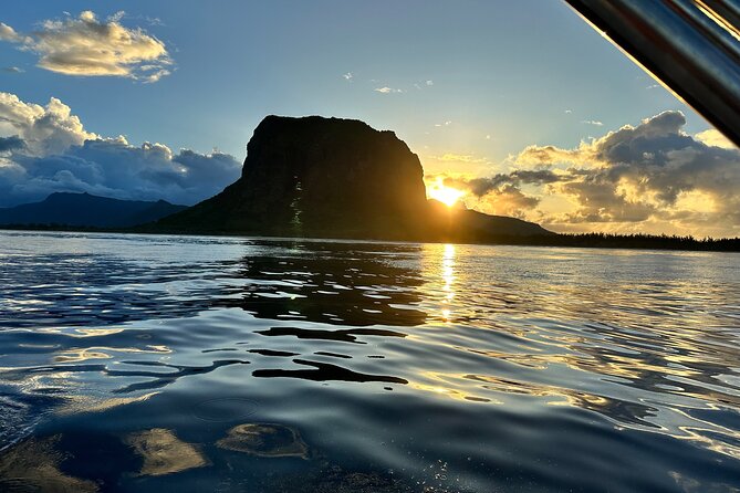 Eco-friendly Dolphin Watching Tour in Mauritius - How the price works for couples and small groups