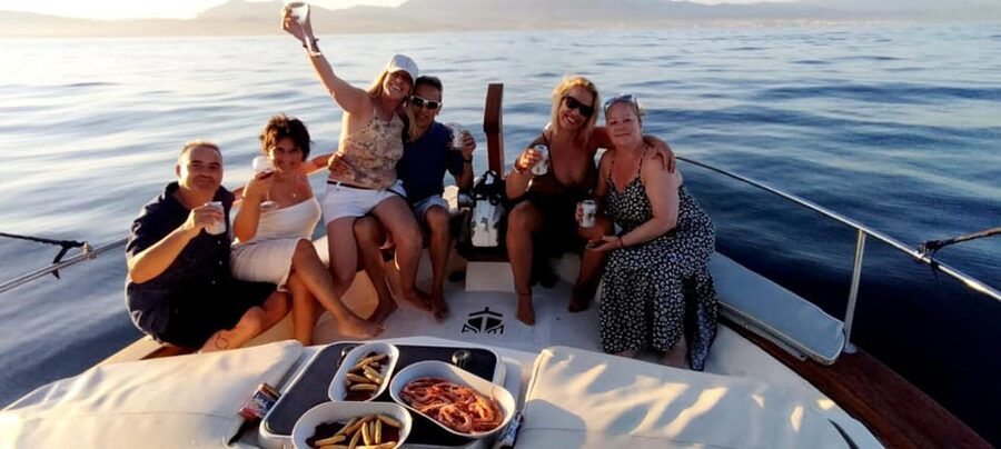 Estepona: Dolphin Search Boat Trip with Drink and Snacks - A two-hour outing built around the sea