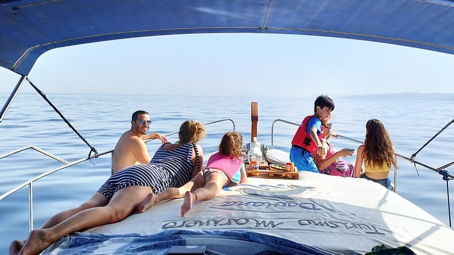 Estepona: Dolphin Search Boat Trip with Drink and Snacks - Swimming and snorkeling from the boat