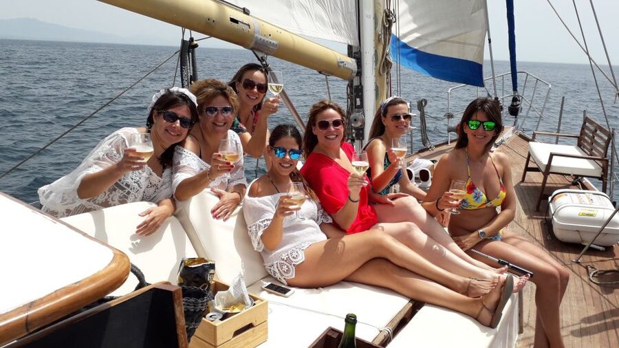 Estepona: Dolphin Watching Sailboat Cruise with Drink - Setting out from Puerto de Estepona