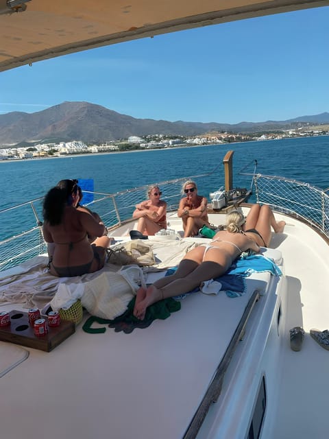 Estepona: Dolphins Searching Sea Cruise with Drink & Snacks - Sunset, music, and the best departure time