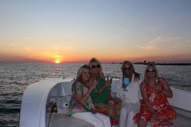 Experience Sunset and Dolphin Adventure in Panama - The 30-minute stop at Shell Island