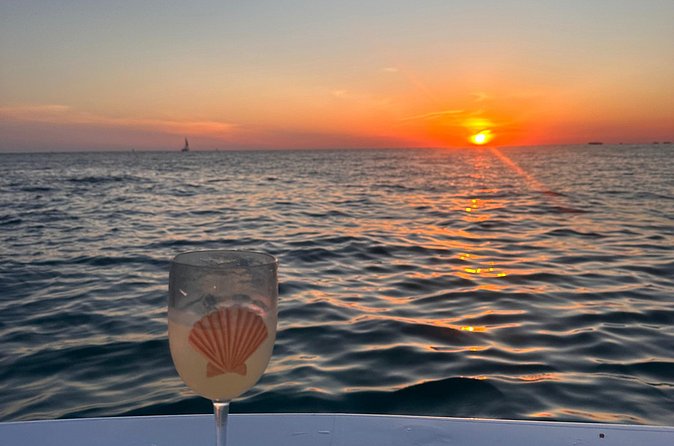 Experience Sunset and Dolphin Adventure in Panama - Who will enjoy this most