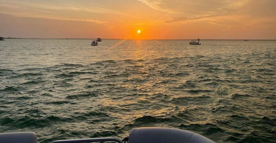 Florida: Emerald Coast Sunset & Dolphin Cruise with Guide - Dolphins first, sunset second