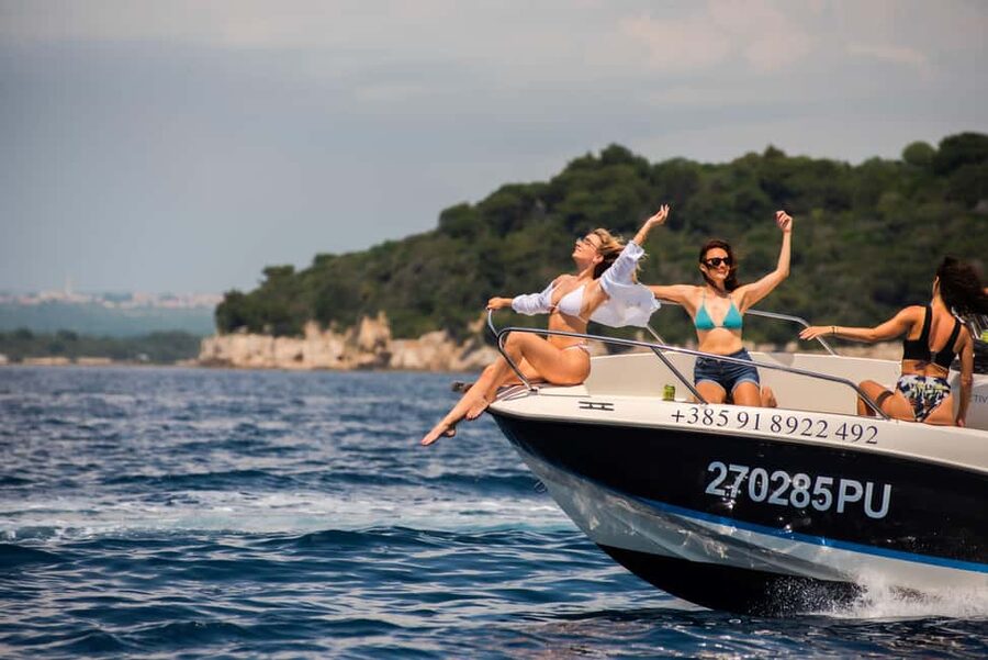From Fazana: Dolphin watching and snorkeling in Blue Cave - Should you book it?