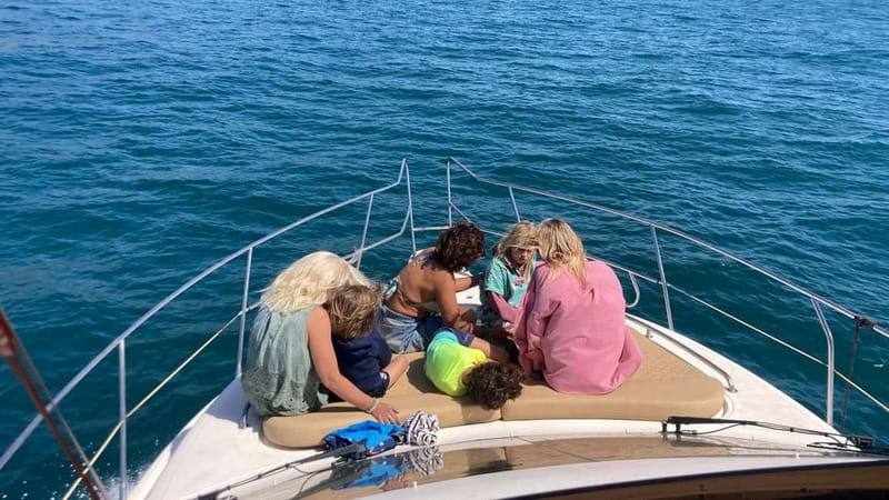 Fuengirola : 2 hours LUXURY Yacht Dolphin Trip DRINKS SNACKS - Drinks, snacks, and the value of a $47 outing