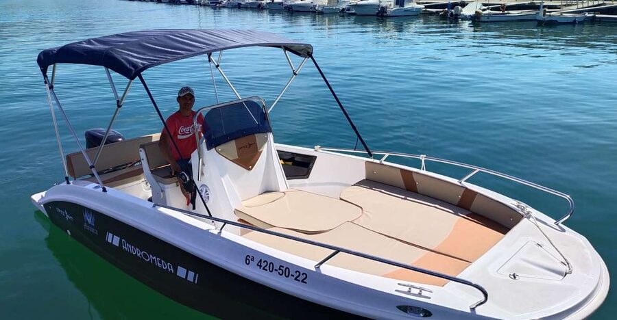 Fuengirola: Dolphin Watching Tour with Snacks and Drinks - Leaving Fuengirola Port for the Dolphin Search