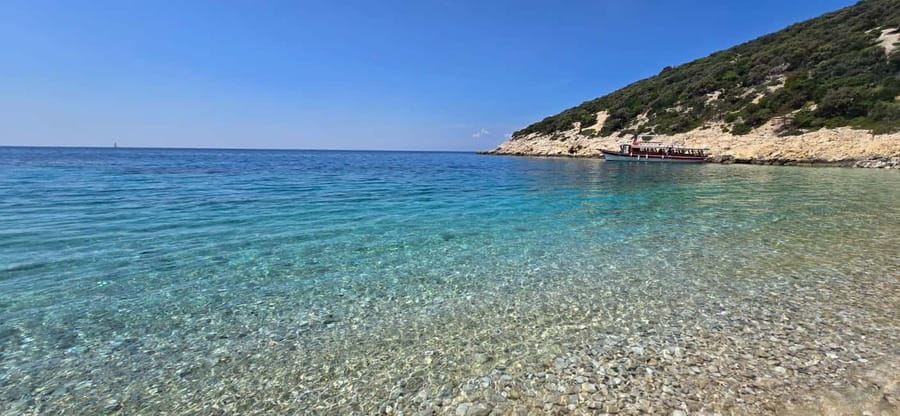 Full day boat-trip Medulin, blue Cave, Cres + dolphin search - What the $88 price really covers