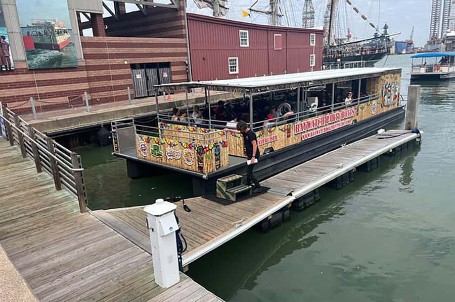 Galveston: Dolphin-Watching Cruise - Meeting the boat at Pier 21