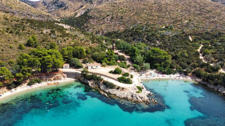 Golfo Aranci: Kayak Tour with Dolphins and Aperitif - Snorkeling from a quiet beach