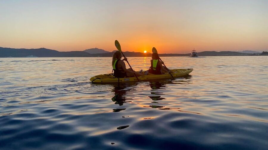 Golfo Aranci: Small group Kayak tour with Aperitif &dolphins - Who should book this experience