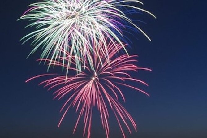 Hilton Head Dolphin Watching Cruise with Fireworks Display - Waiting on the water for the fireworks