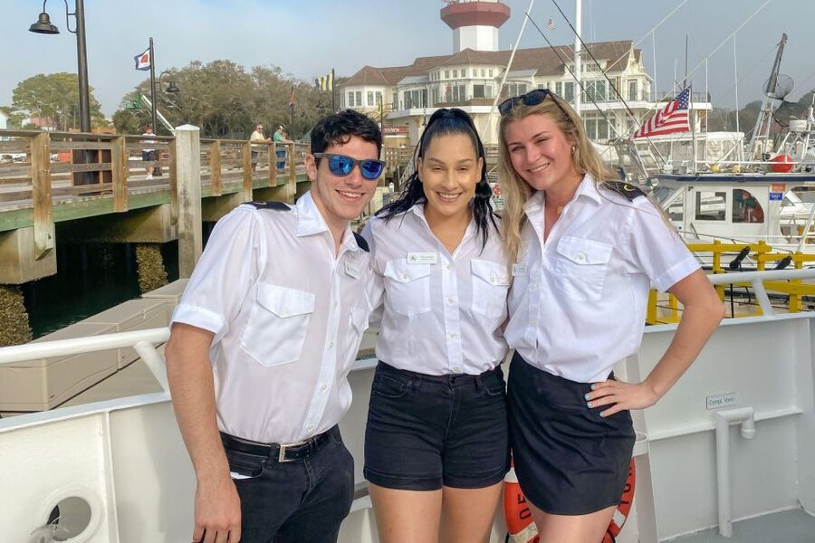Hilton Head Island: Dolphin Watching 3-Course Dinner Cruise - Choosing Between the Lower and Upper Deck