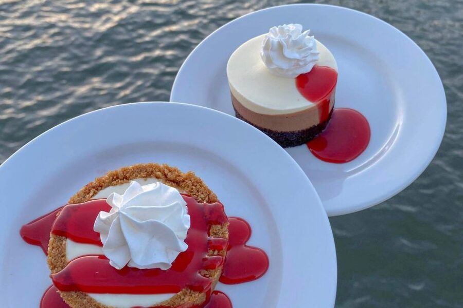 Hilton Head Island: Dolphin Watching 3-Course Dinner Cruise - Captain’s Narration and the Daufuskie View