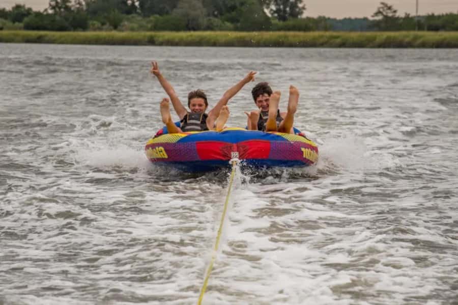 Hilton Head: Private Dolphins & Tubing Adventure - Cruising through Hilton Head’s salt marshes