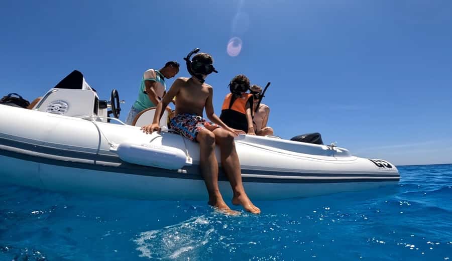 Hurghada: 4 Island Hopping Tour Dolphin, Snorkeling & Lunch - Abu Monqar sandbank and Magawish Island