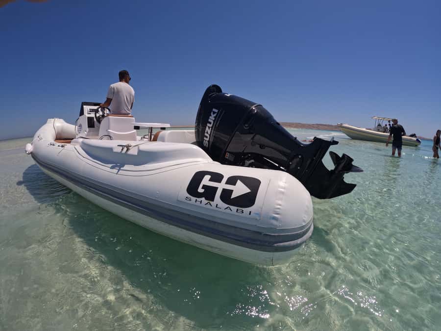 Hurghada: 4 Island Hopping Tour Dolphin, Snorkeling & Lunch - Parasailing for five minutes