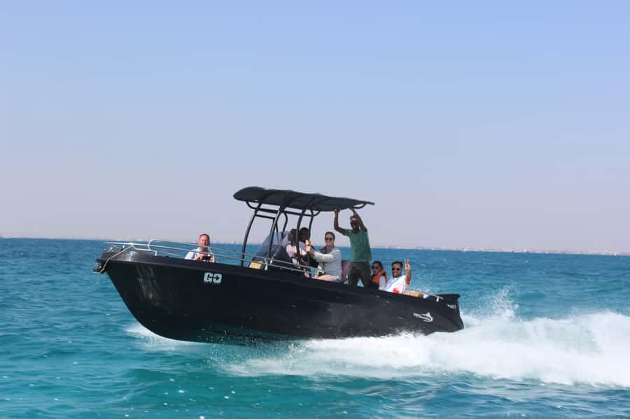 Hurghada: 6 Islands Tour with Dolphin Watching & Snorkelling - Big Magawish and the quieter island hour