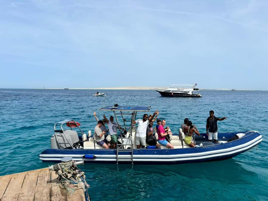 Hurghada: 6 Islands Tour with Dolphin Watching & Snorkelling - What the crew adds to the day
