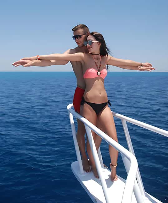 Hurghada: Dolphin Cruise with Snorkeling & Buffet Lunch - Searching for dolphins in the Red Sea