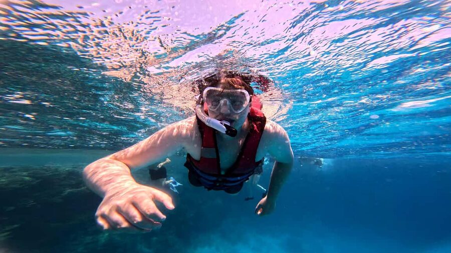 Hurghada: Dolphin Watching Boat Tour with Snorkeling & Lunch - Setting out from Hurghada’s Public Beach Number 9