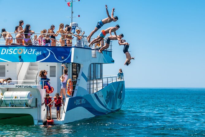 Lagos: Dolphins & Benagil Caves – Catamaran - Choosing the best seat and preparing for the ride