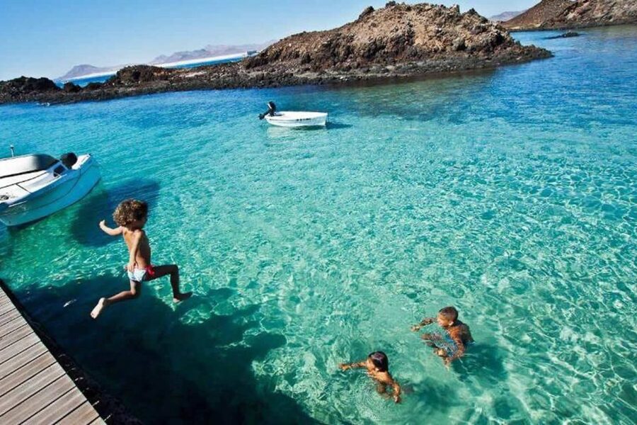 Lanzarote: Lobos Island Half-Day Dolphin Watching Trip - The picnic lunch and what you actually receive