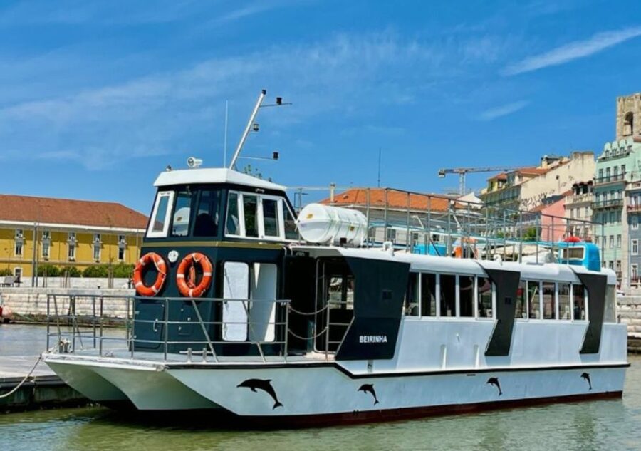 Lisbon: Tagus River Cruise to the Ocean & Dolphin Watching - Small details that improve the day