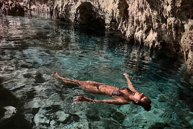 Luxury Tour to DOLPHINS, KUZA CAVE and THE ROCK RESTAURANT - A dolphin trip shaped by the season