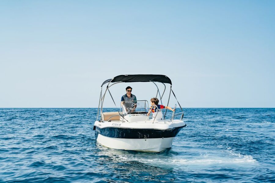 Malaga: License-free Boat Rental for Dolphin Watching - Cruising the Málaga coast under your own power