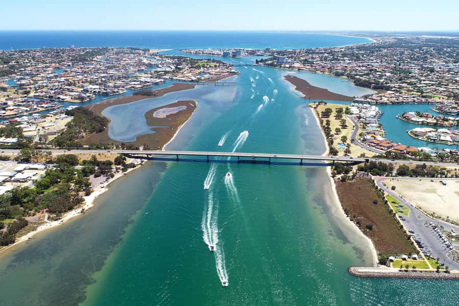 Mandurah: Dolphin and Views Cruise - Should you book the Mandurah Dolphin and Views Cruise?