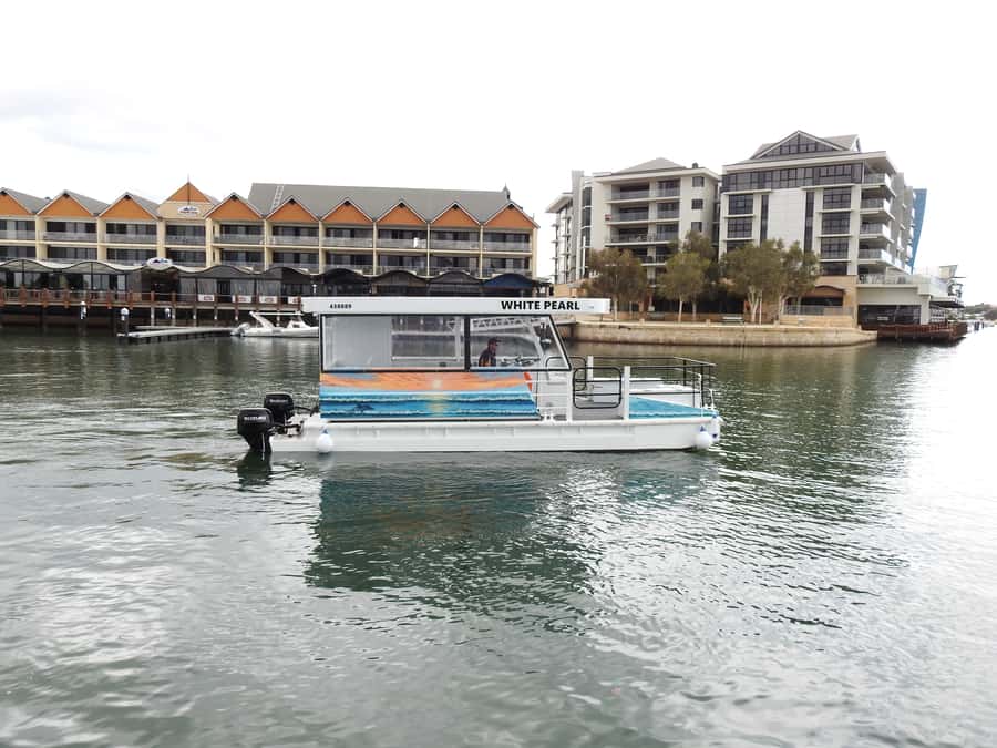 Mandurah: Sightseeing Dolphin Cruise with Tour Guide - Beginning at Blue Manna Boat Hire
