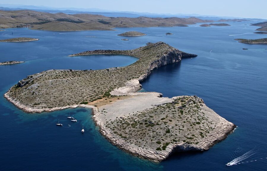 Molat Island Dolphin Watching Boat Tour 6hours TOUR - Lunch, drinks, and the vegetarian option